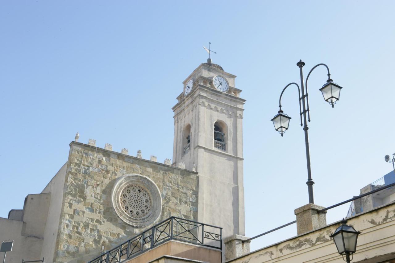 B&B Al Civico16 Guspini Εξωτερικό φωτογραφία