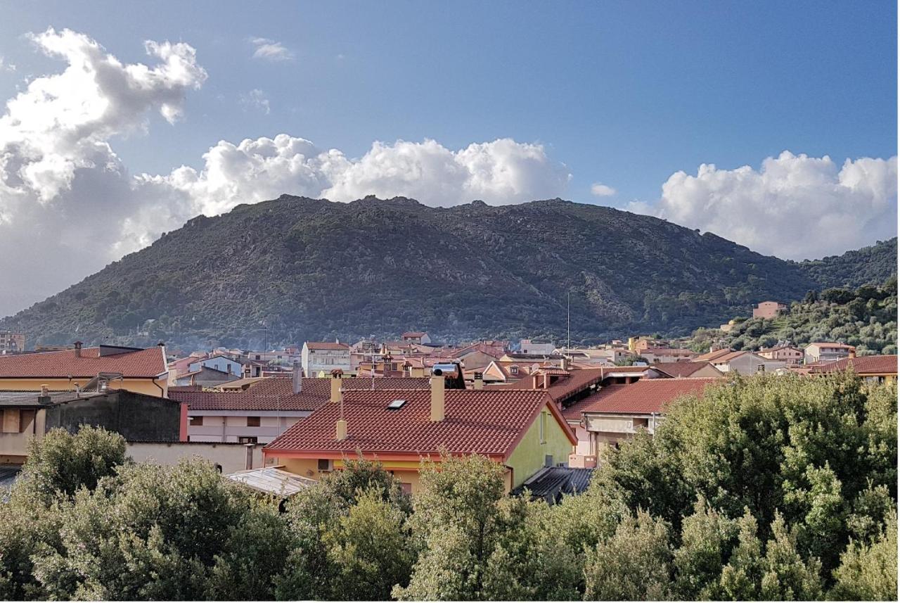 B&B Al Civico16 Guspini Εξωτερικό φωτογραφία